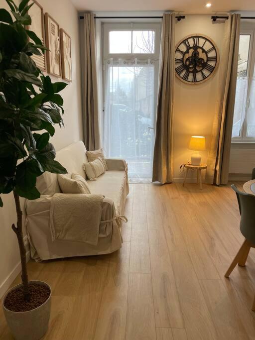 Joli Appartement Avec Parking - Proche Centre Ville 沙特尔 外观 照片