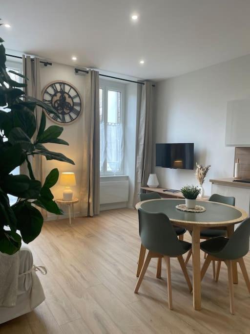 Joli Appartement Avec Parking - Proche Centre Ville 沙特尔 外观 照片