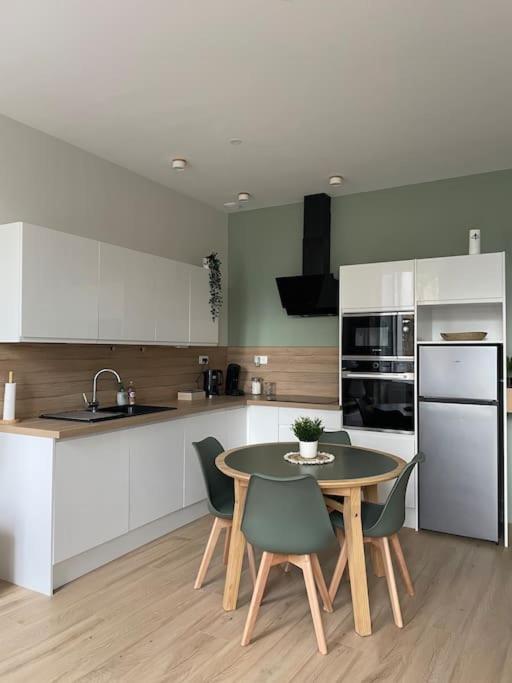 Joli Appartement Avec Parking - Proche Centre Ville 沙特尔 外观 照片