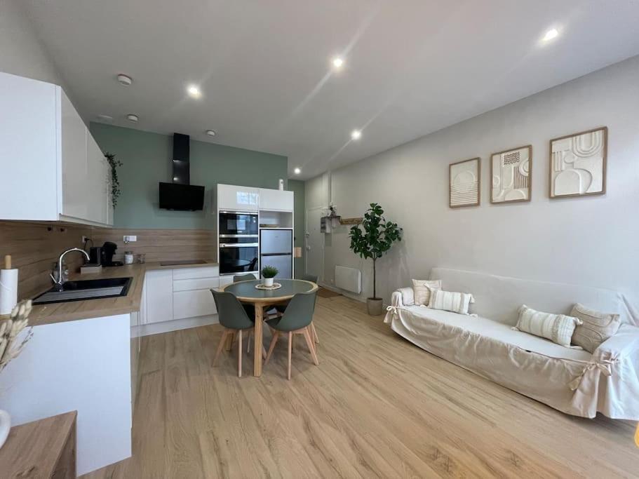 Joli Appartement Avec Parking - Proche Centre Ville 沙特尔 外观 照片