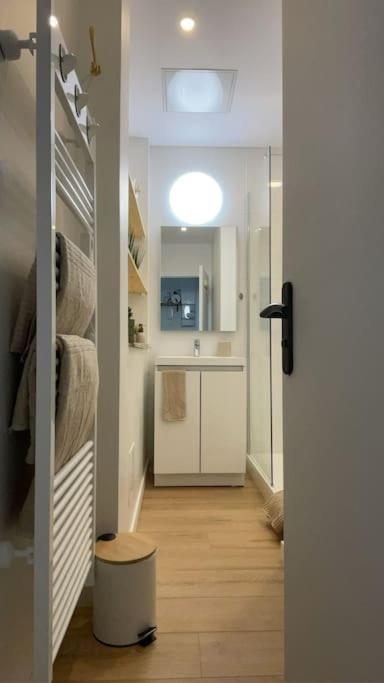 Joli Appartement Avec Parking - Proche Centre Ville 沙特尔 外观 照片